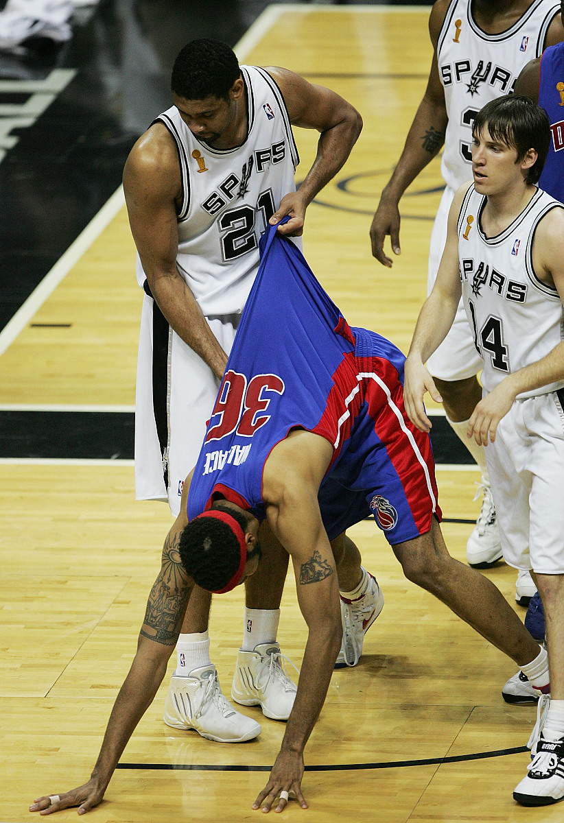 pingbosportsApp下载国际比赛日NBA常规赛焦点战，圣安东尼奥马刺复出首秀，管理层满意，身体对抗强度拉满的简单介绍