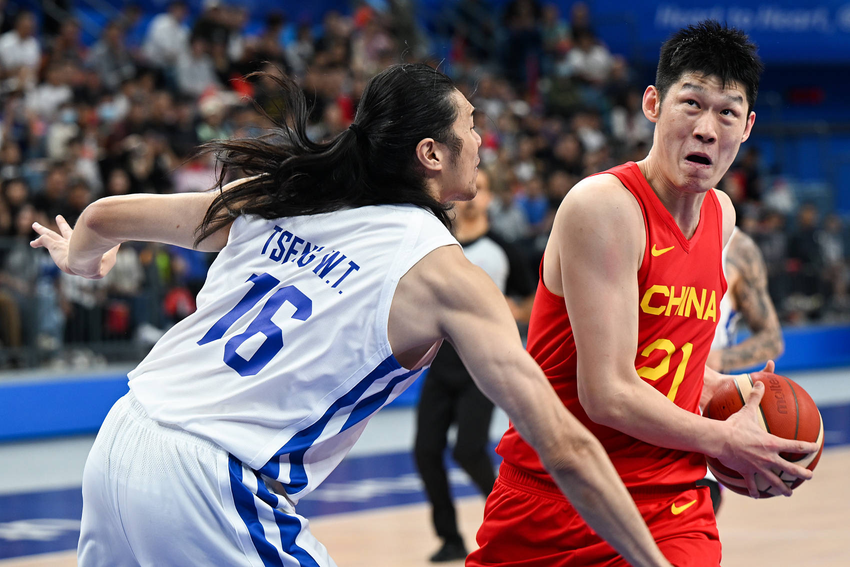 关于广厦男篮官宣签约备战欧冠浙江队今夜再遭质疑，这操作让人直呼：清晨克里夫兰骑士调整名单以备欧篮联的信息