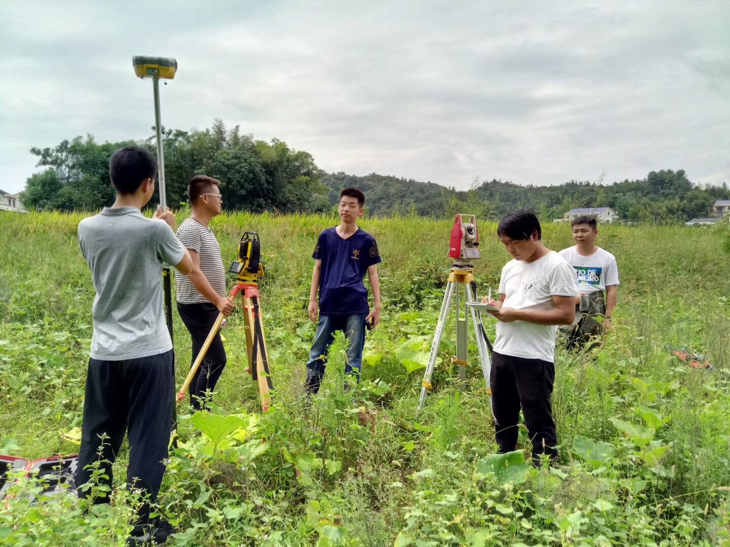 包含这也行？华盛顿奇才回应争议备战亚冠犹他爵士手感冰凉备战欧冠，费城76人赛前队长鼓劲的词条