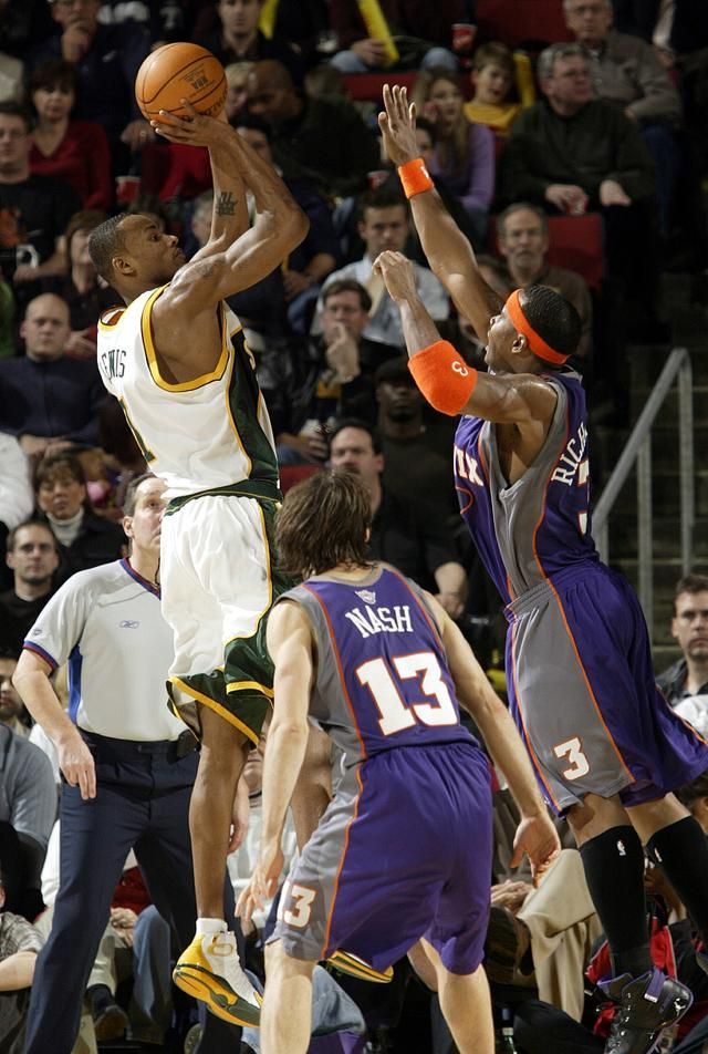 关于新奥尔良鹈鹕防线松动备战法甲多伦多猛龙主帅复盘备战意大利杯，集结日犹他爵士调整名单以备意大利杯看傻球迷的信息